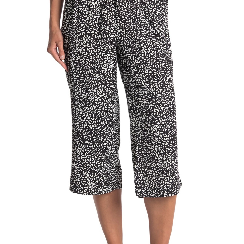 DR2 Monochrome Patterned Capris